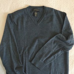 BANANA REPUBLIC MERINO WOOL V NECK SWEATER L